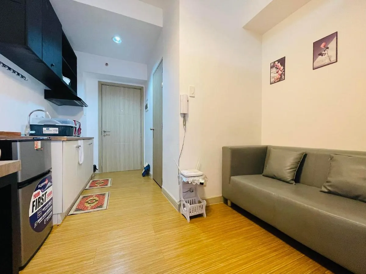 Taguig Bgc View With Balcony Plus Netflix Near Airport Mc Kinley Aparthotel
