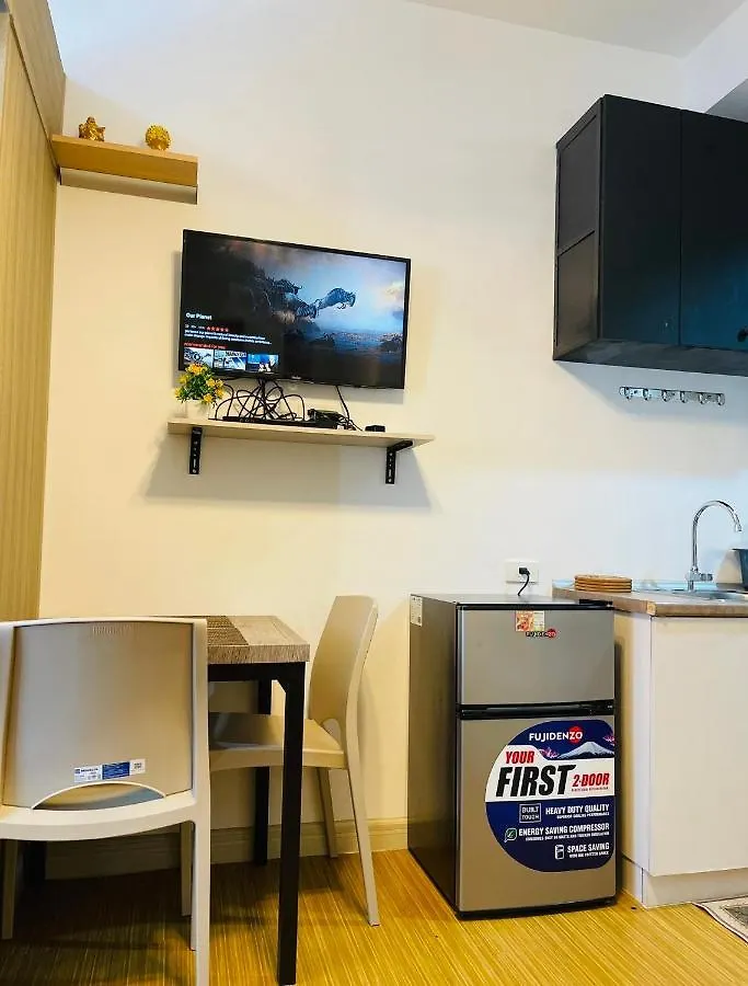 Aparthotel Taguig Bgc View With Balcony Plus Netflix Near Airport Mc Kinley