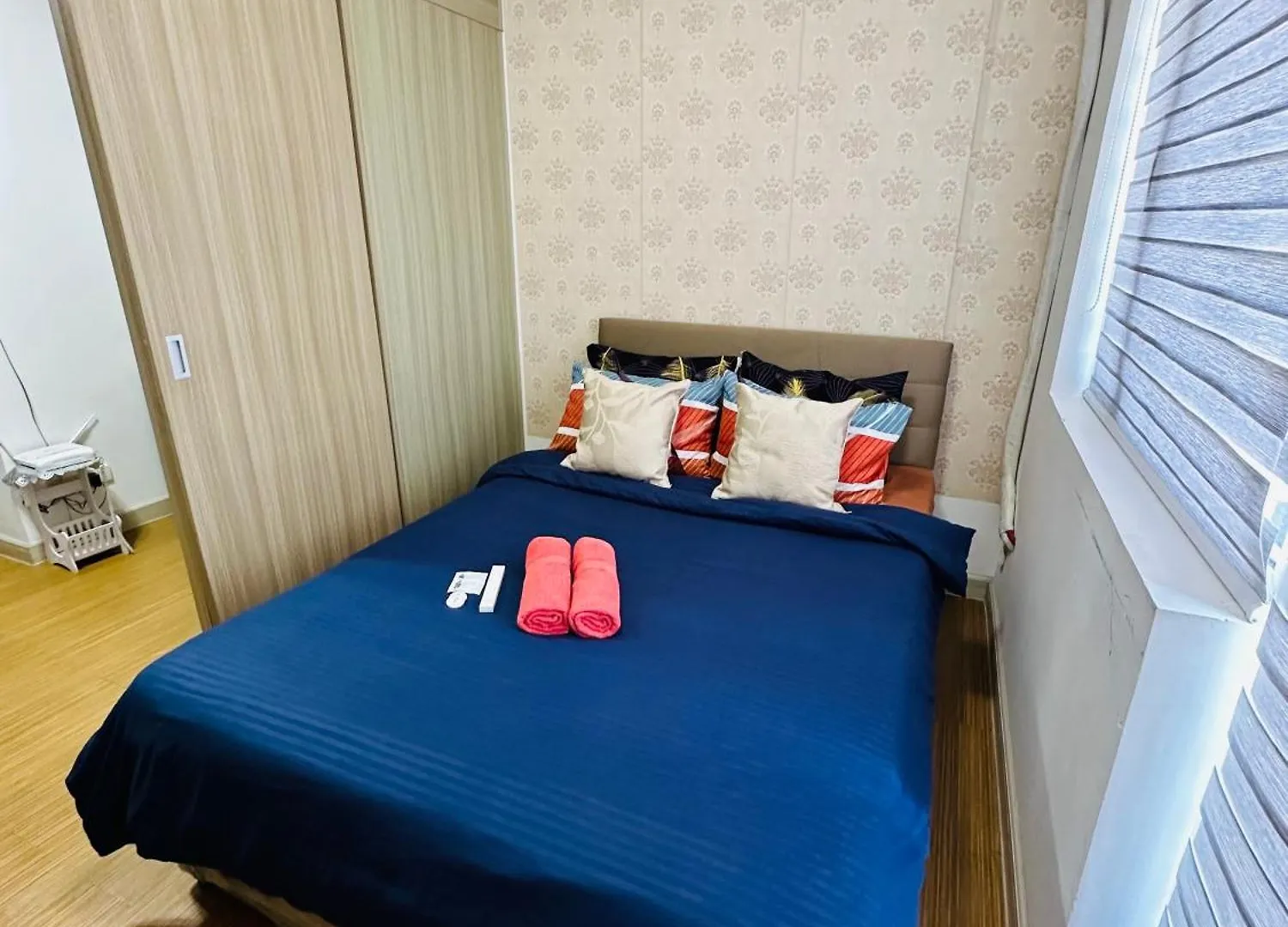Taguig Bgc View With Balcony Plus Netflix Near Airport Mc Kinley