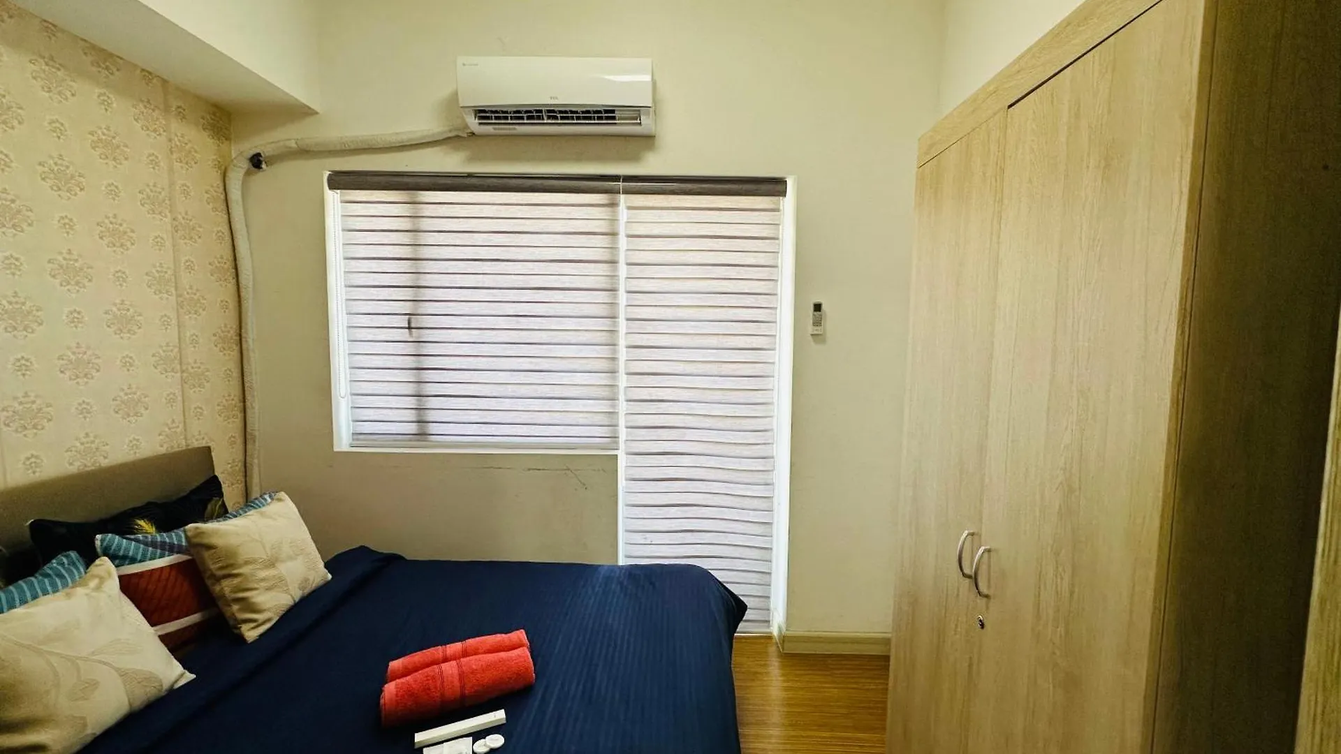 Aparthotel Taguig Bgc View With Balcony Plus Netflix Near Airport Mc Kinley